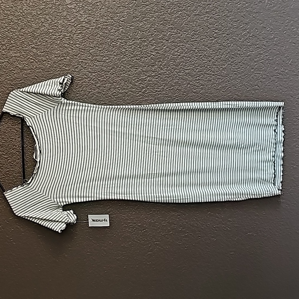 Dress - Picture 2 of 5